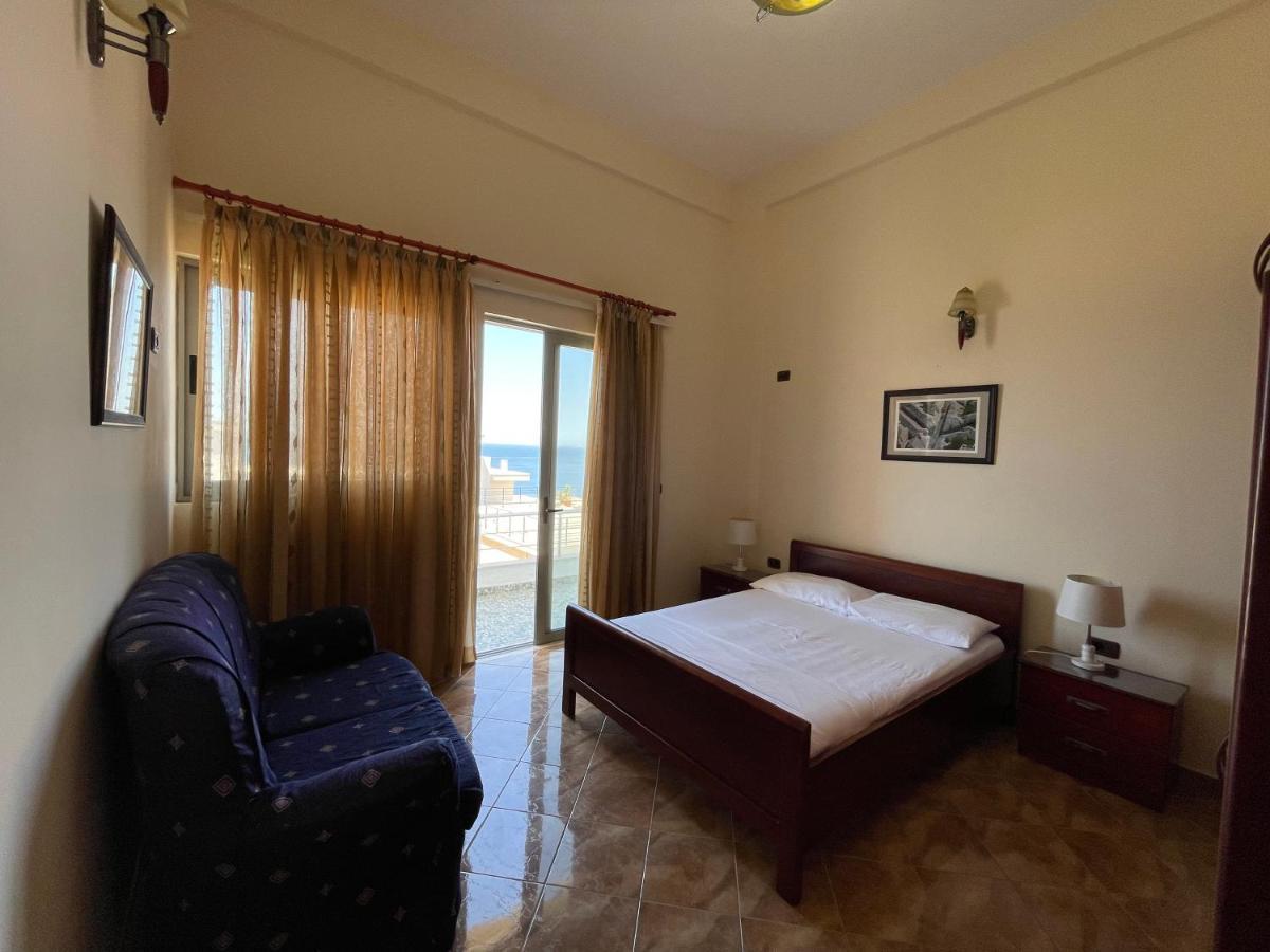 The First Hotel Saranda Sarandë Exterior foto